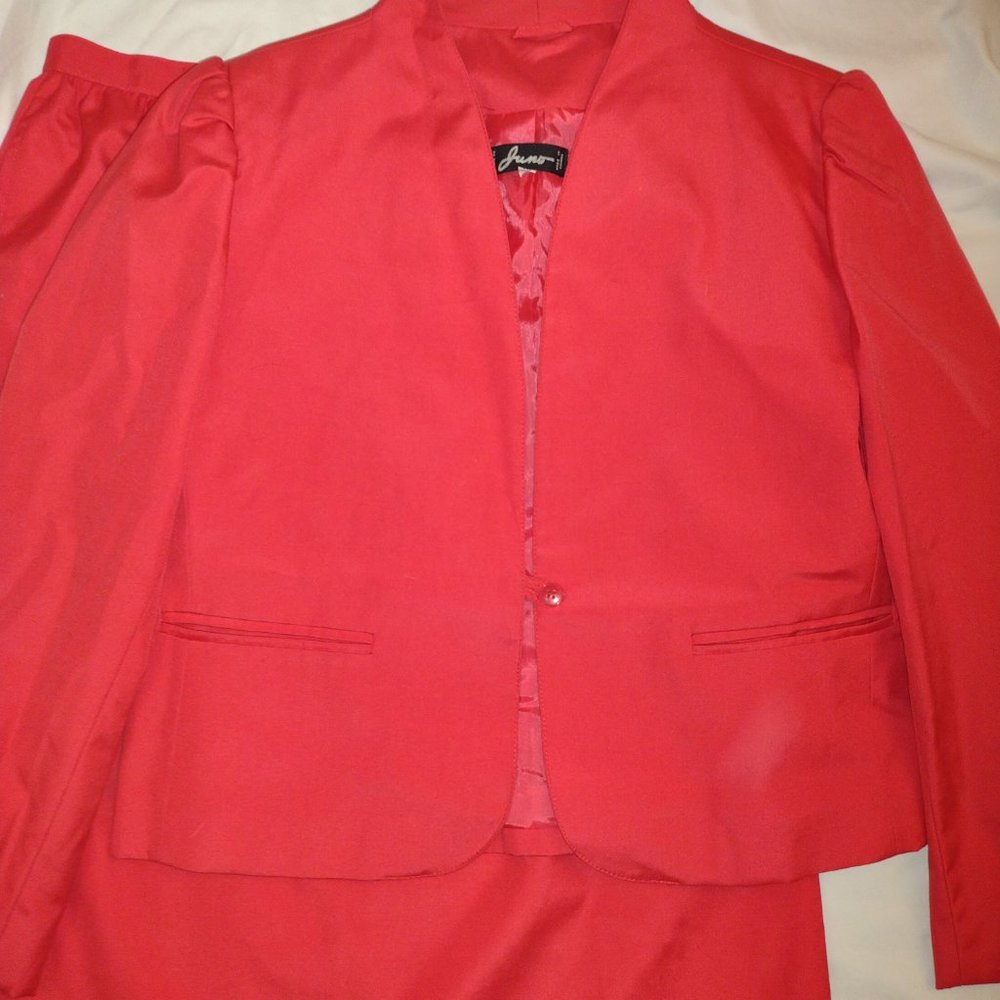 Pretty Suit - Picture 2 of 11